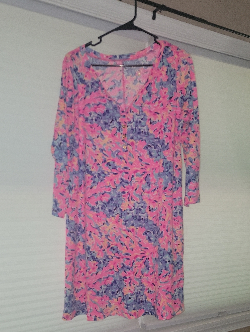 Lilly Pulitzer Size L Pink & Purple Floral Top with Gold Logo